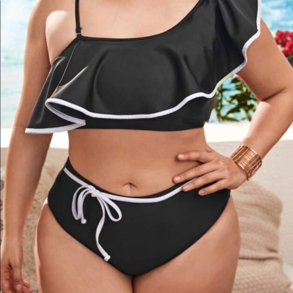 Shein Plus Ruffle Hem Bikini - Picture 6 of 8